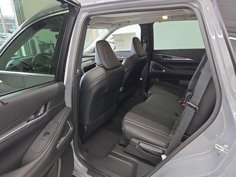 Certified 2026 INFINITI QX60 Luxe w/ Cargo Package AWD/4WD image 18