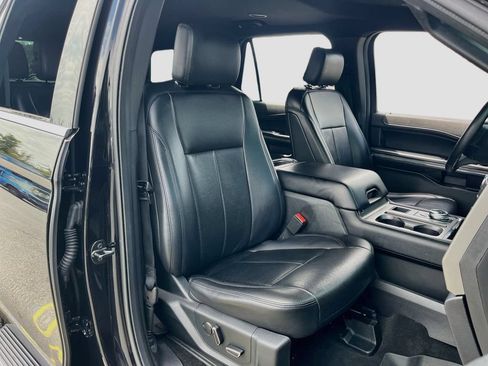 Used 2019 Ford Expedition XLT w/ Equipment Group 202A RWD image 28