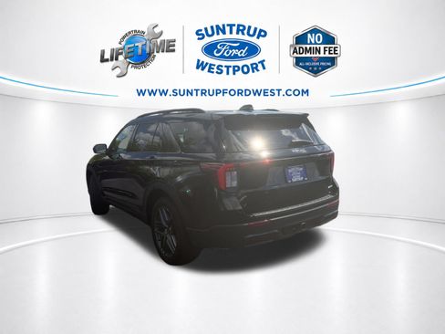 Used 2025 Ford Explorer ST-Line w/ ST-Line Street Pack AWD/4WD image 6