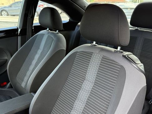 Used 2014 Volkswagen Beetle R-Line image 15