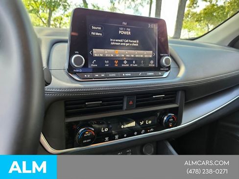 Used 2025 Nissan Rogue SV FWD image 21
