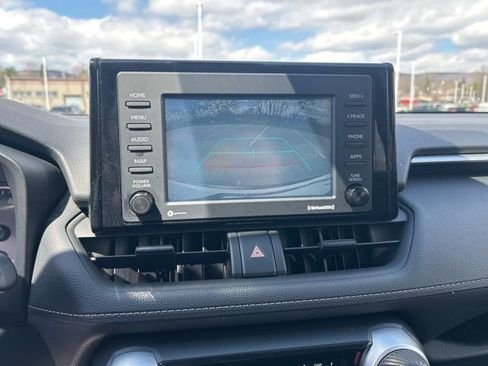 Used 2021 Toyota RAV4 LE AWD/4WD image 21