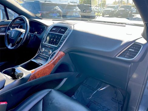 Used 2019 Lincoln Nautilus Reserve image 23