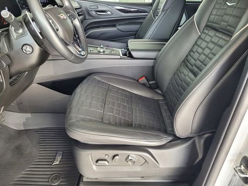 Certified 2023 Cadillac Escalade ESV V AWD/4WD image 17