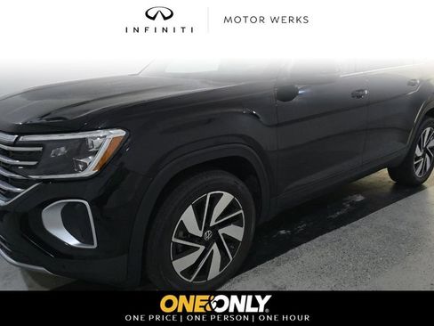 Used 2024 Volkswagen Atlas SE image 1