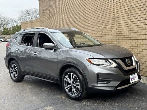 Used 2019 Nissan Rogue SV w/ Premium Package image 5