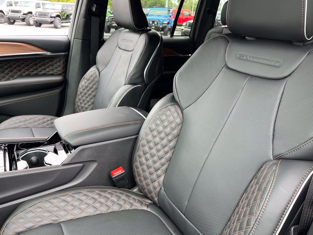 New 2027 Jeep Grand Cherokee Summit AWD/4WD image 5