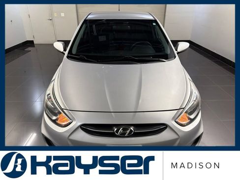 Used 2016 Hyundai Accent SE FWD image 2