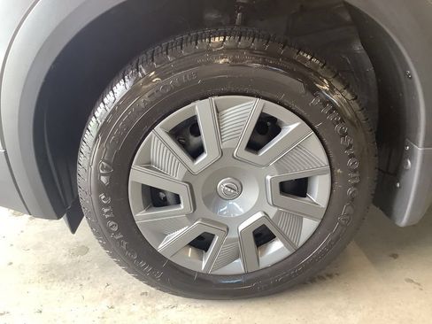 Used 2025 Nissan Kicks S AWD/4WD image 23