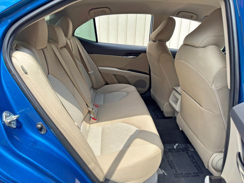 Used 2019 Toyota Camry LE FWD image 32