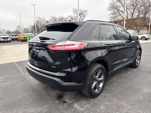 Used 2024 Ford Edge SEL w/ Sport Appearance Package image 7