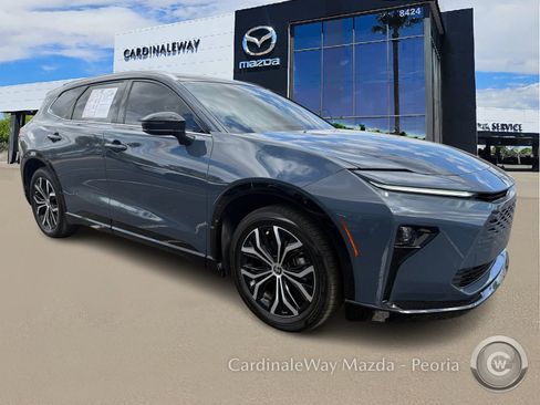 Used 2025 Toyota Crown Signia image 9