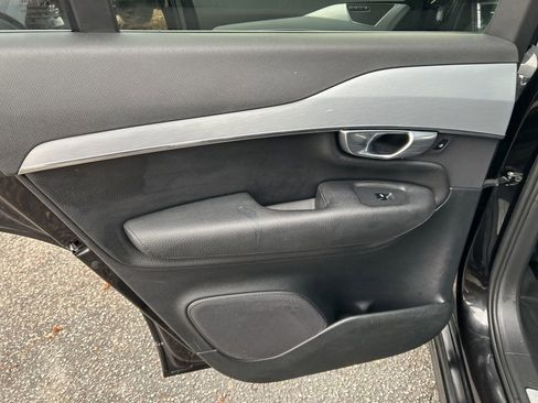 Used 2018 Volvo XC90 T6 Momentum w/ Protection Package Premier image 18