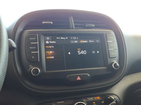 Used 2025 Kia Soul LX w/ LX Technology Package FWD image 9