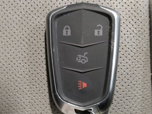 Used 2022 GMC Terrain SLT w/ LPO, 'HIT The Road' Package FWD image 32