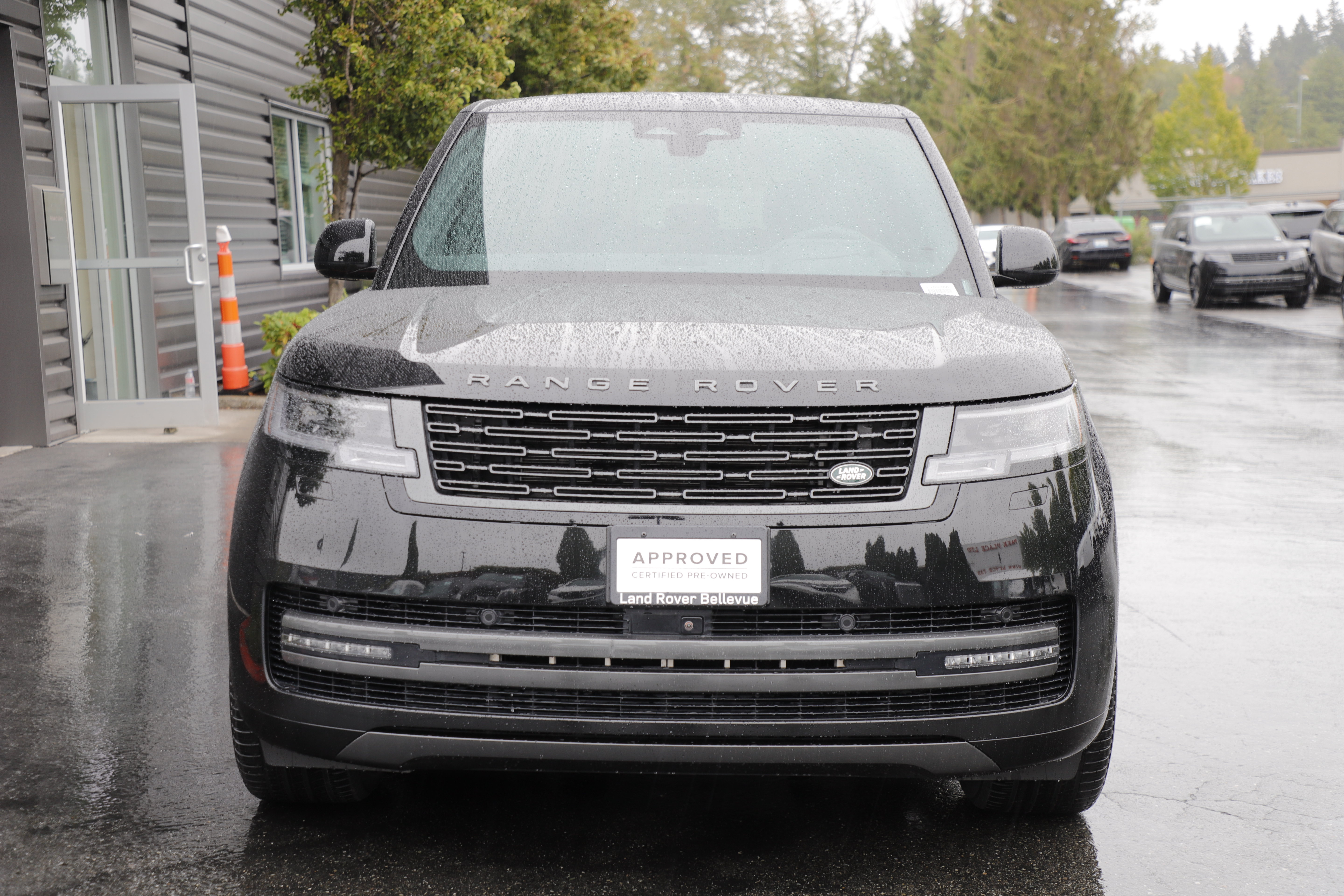 Certified 2024 Land Rover Range Rover SE AWD/4WD image 3