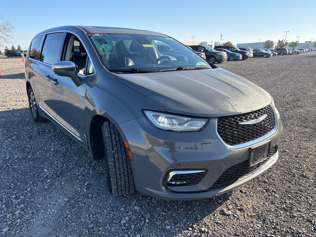 Used 2022 Chrysler Pacifica Limited FWD image 13