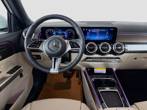 New 2026 Mercedes-Benz GLB 250 4MATIC image 25