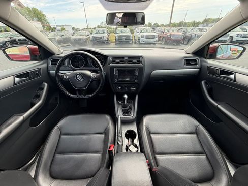 Used 2017 Volkswagen Jetta SE FWD image 11