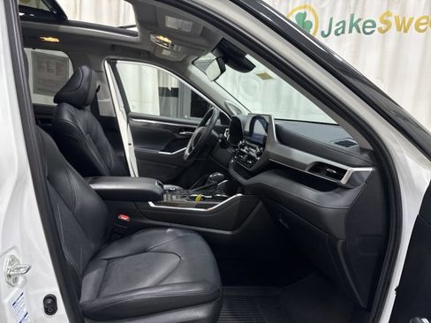 Used 2022 Toyota Highlander Platinum AWD/4WD image 35