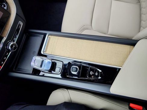 New 2026 Volvo XC60 B5 Plus w/ Climate Package PRO AWD/4WD image 26