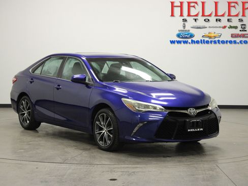 Used 2016 Toyota Camry XSE image 1