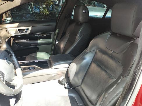 Used 2014 Jaguar XF 3.0 image 32