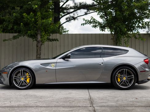 Used 2013 Ferrari FF image 9