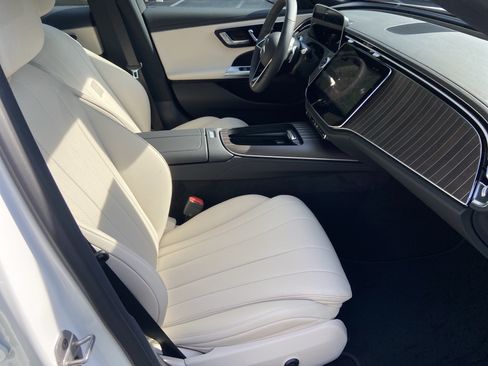New 2026 Mercedes-Benz E 350 4MATIC Sedan image 44