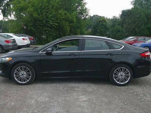 Used 2015 Ford Fusion SE w/ Equipment Group 202A FWD image 11