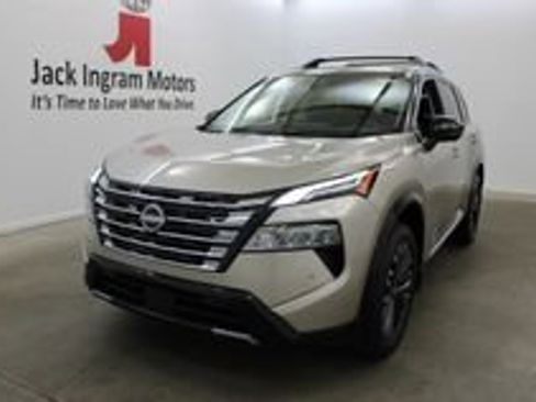 New 2026 Nissan Rogue Platinum w/ Platinum Premium Package image 2