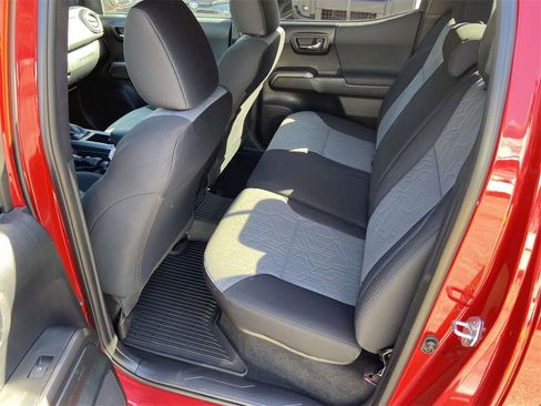 Used 2021 Toyota Tacoma TRD Off-Road image 16