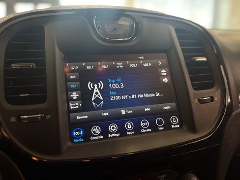 Used 2018 Chrysler 300 S w/ Safetytec Plus Group AWD/4WD image 30