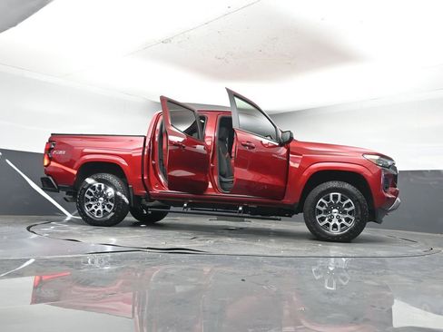 Used 2024 Chevrolet Colorado Z71 w/ Z71 Convenience Package 2 image 46