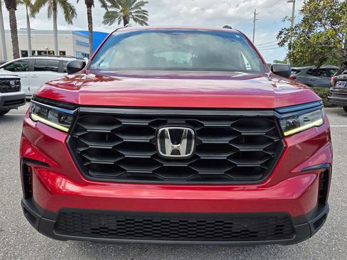 Certified 2023 Honda Pilot Sport image 2