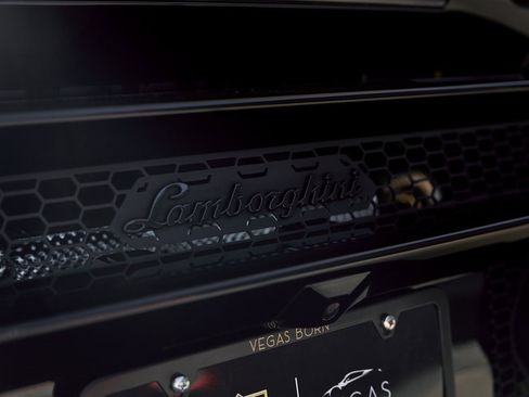 Used 2023 Lamborghini Huracan Tecnica image 12