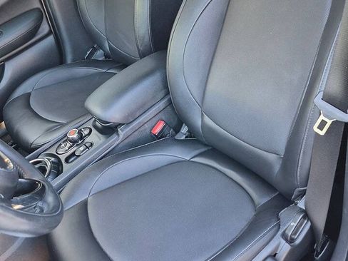 Used 2017 MINI Cooper Clubman FWD image 32