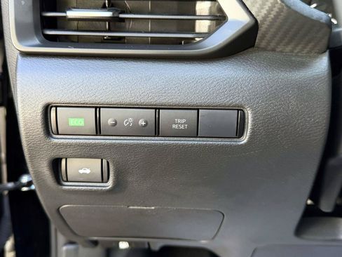 Used 2024 Nissan Sentra S FWD image 17