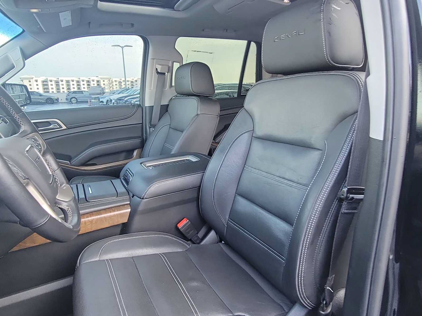Used 2020 GMC Yukon Denali w/ Denali Ultimate Package RWD image 13