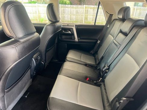 Used 2018 Toyota 4Runner SR5 Premium AWD/4WD image 8