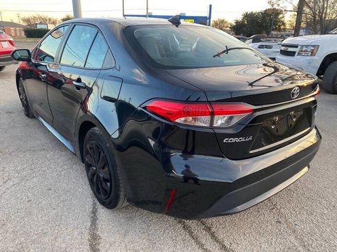 Used 2021 Toyota Corolla LE image 8
