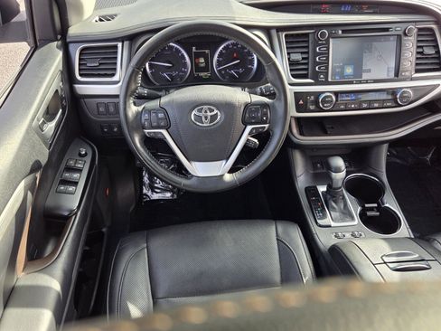 Used 2018 Toyota Highlander Limited Platinum w/ Protection Package #3 image 15