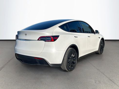 Used 2023 Tesla Model Y Long Range image 7
