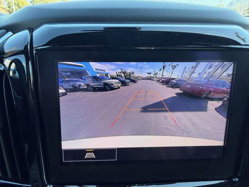 Used 2023 Chevrolet Traverse LT image 35