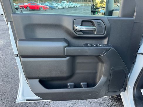 Used 2024 Chevrolet Silverado 2500 Custom w/ Custom Value Package image 12