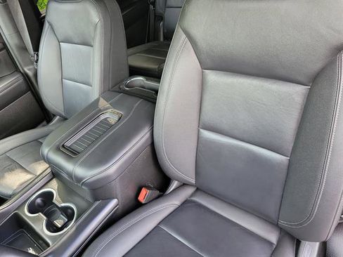 Used 2024 Chevrolet Tahoe LT RWD image 5
