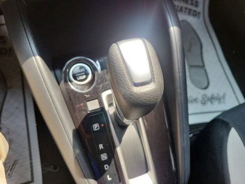 Used 2021 Nissan Versa SV image 11
