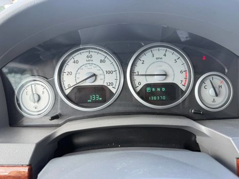 Used 2009 Chrysler Town & Country LX image 22