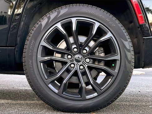 Used 2023 Jeep Grand Wagoneer Series II image 34