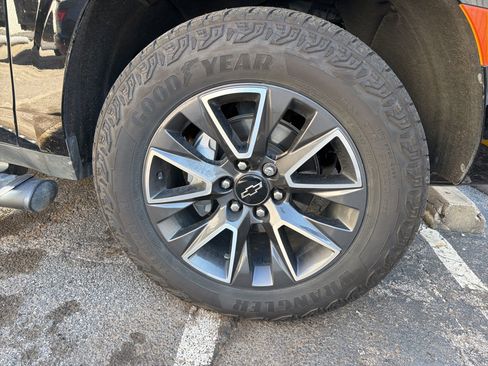 Used 2023 Chevrolet Tahoe Z71 image 4